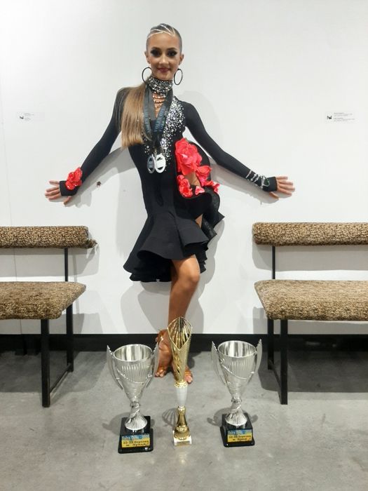 Продам сукню для бальних танців Латина