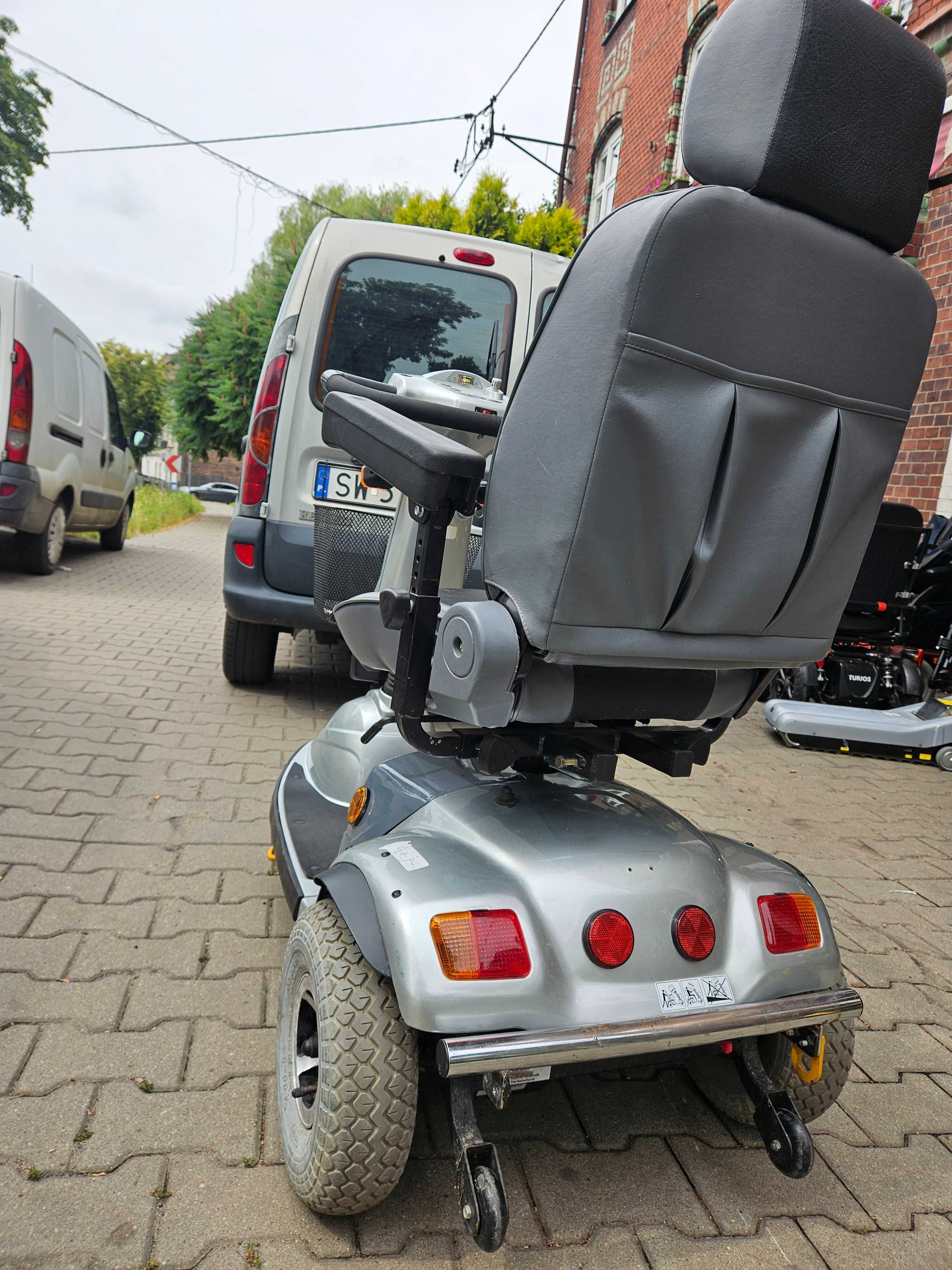 Skuter elektryczny trójkołowy dla seniora