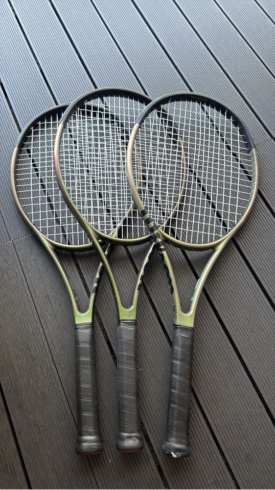 3 raquetes Wilson blade 104 V8