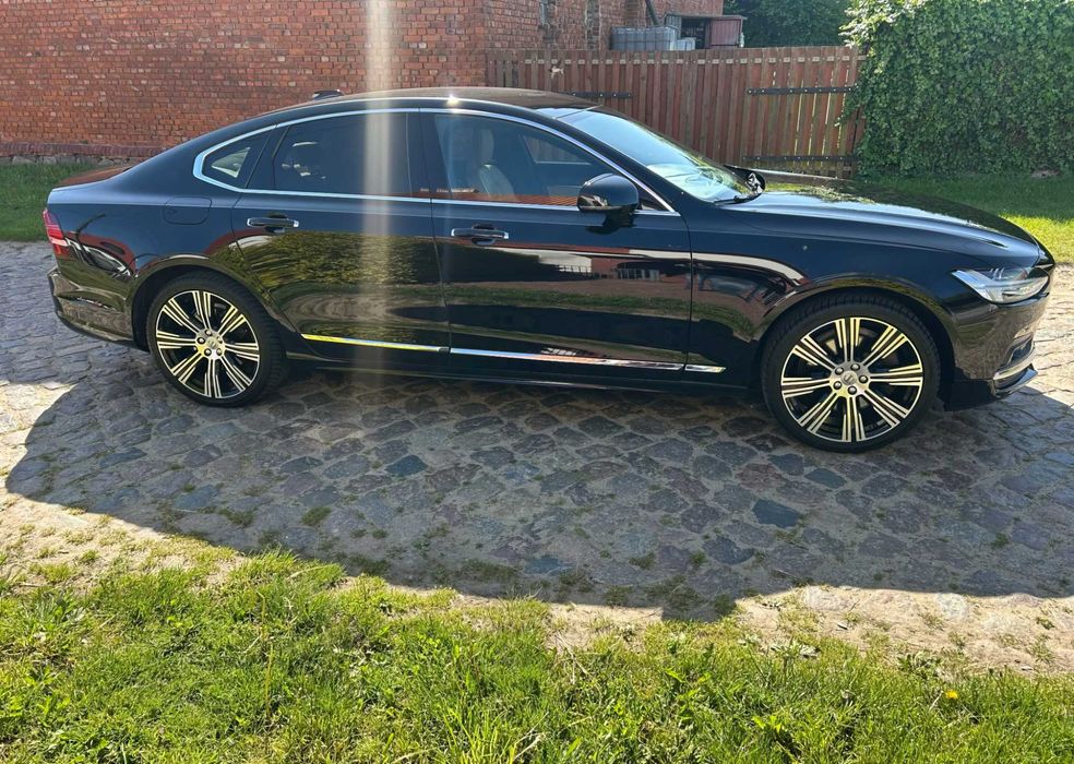 Volvo S90      2022