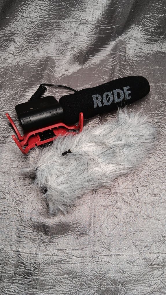 RODE video mic + Dead cat