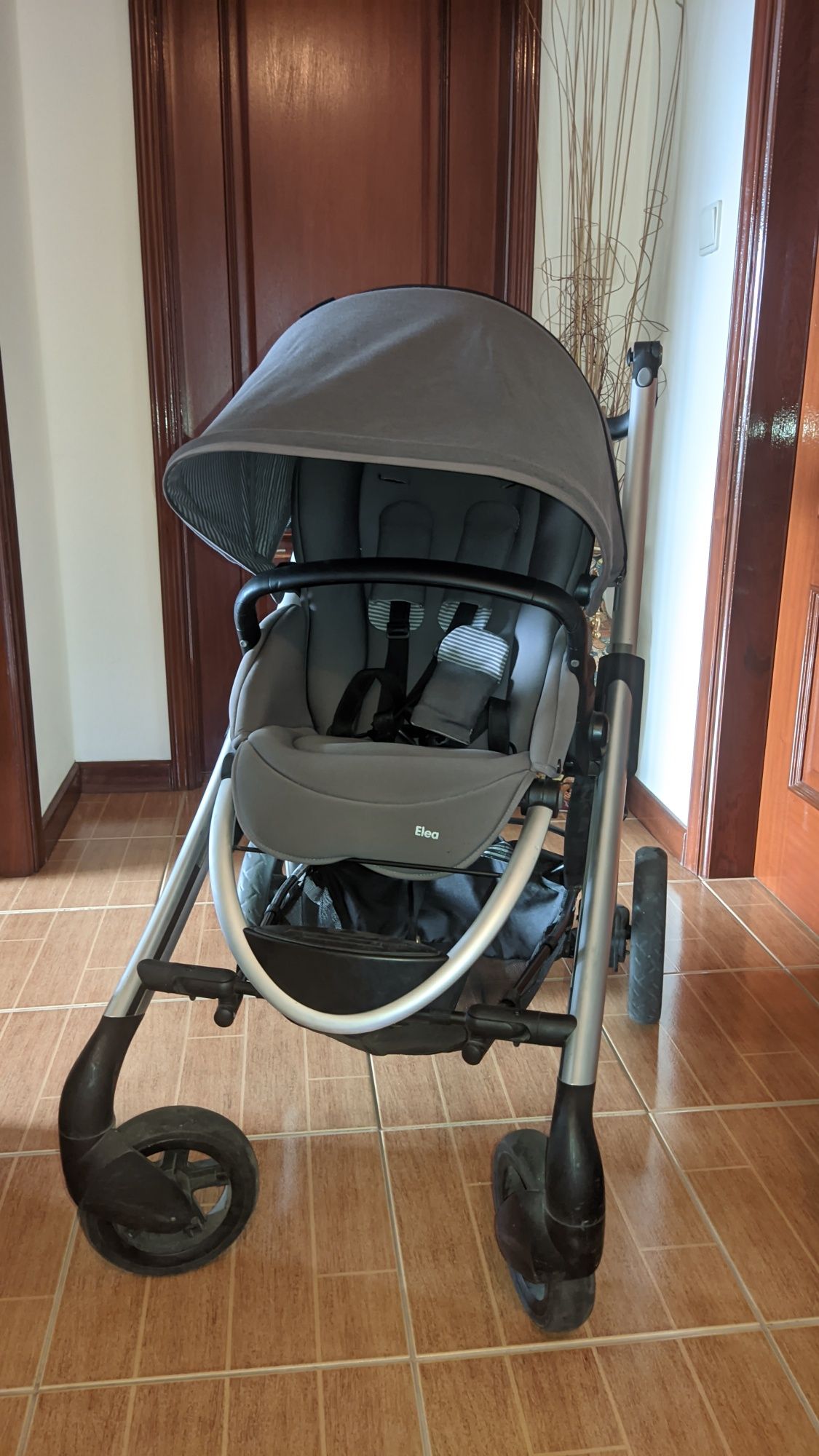 Carrinho de Bebé Bébé Confort e Ovo Maxi-Cosi