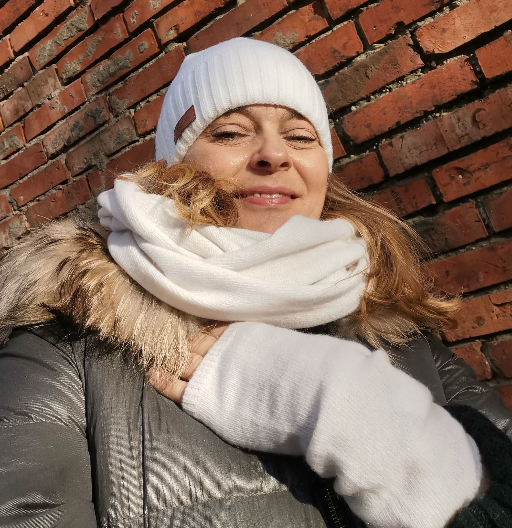 Nowa biała ecru czapka szara Kaszmir Merynos ciepla mila