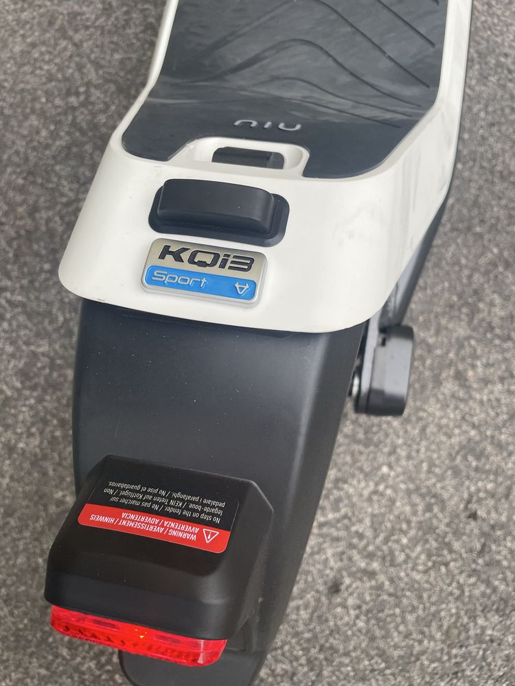 Niu KQI3 Sport, Branco em excelente estado.