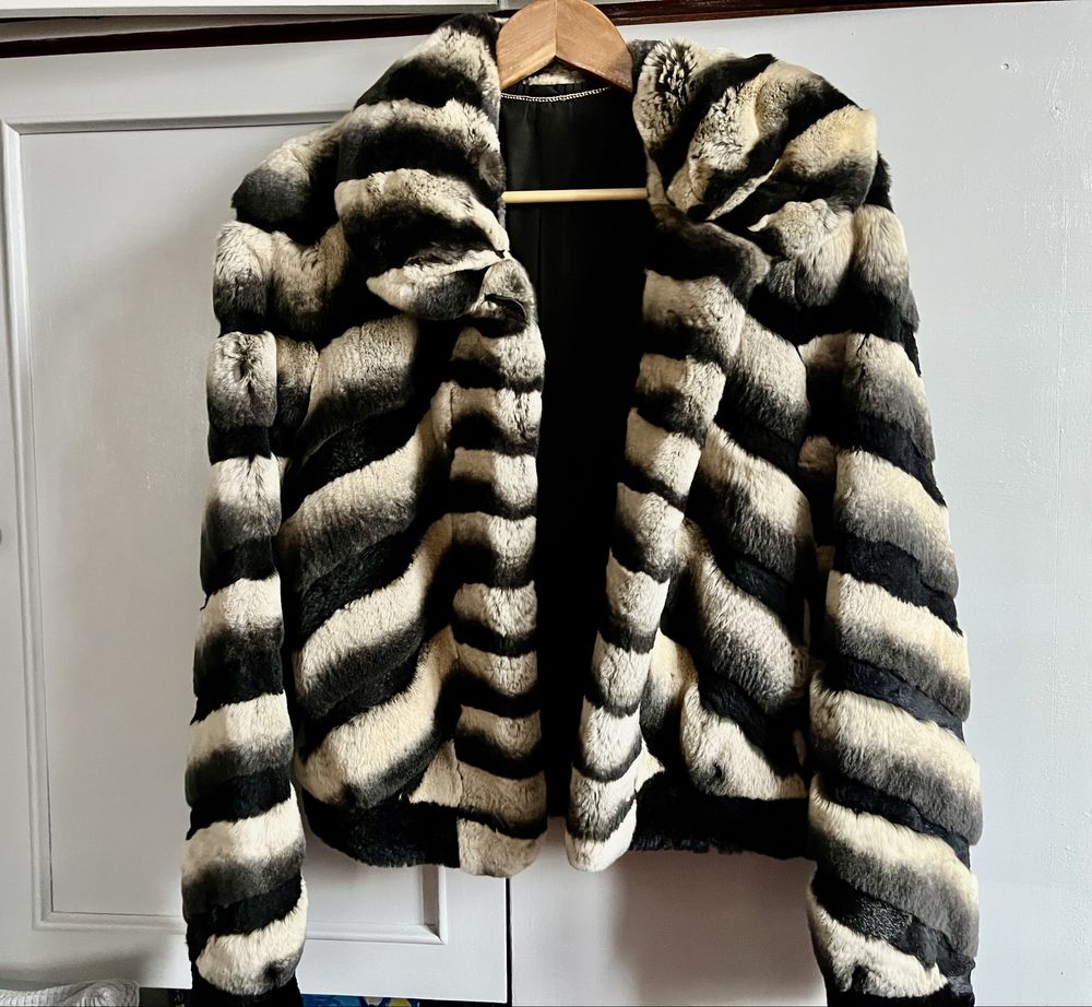 Продам шубу з шиншили, укорочена, стан 4/5
