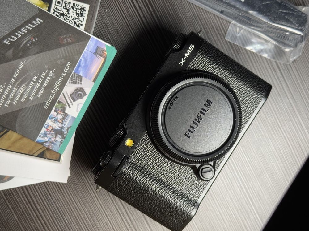 Fujifilm X-M5 Silver або Black + XC 15-45mm f/3.5-5.6 OIS PZ