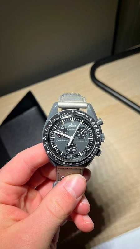 Ekskluzywny SO33A100 Omega x Swatch Merkury：Bioceramika i Merkury