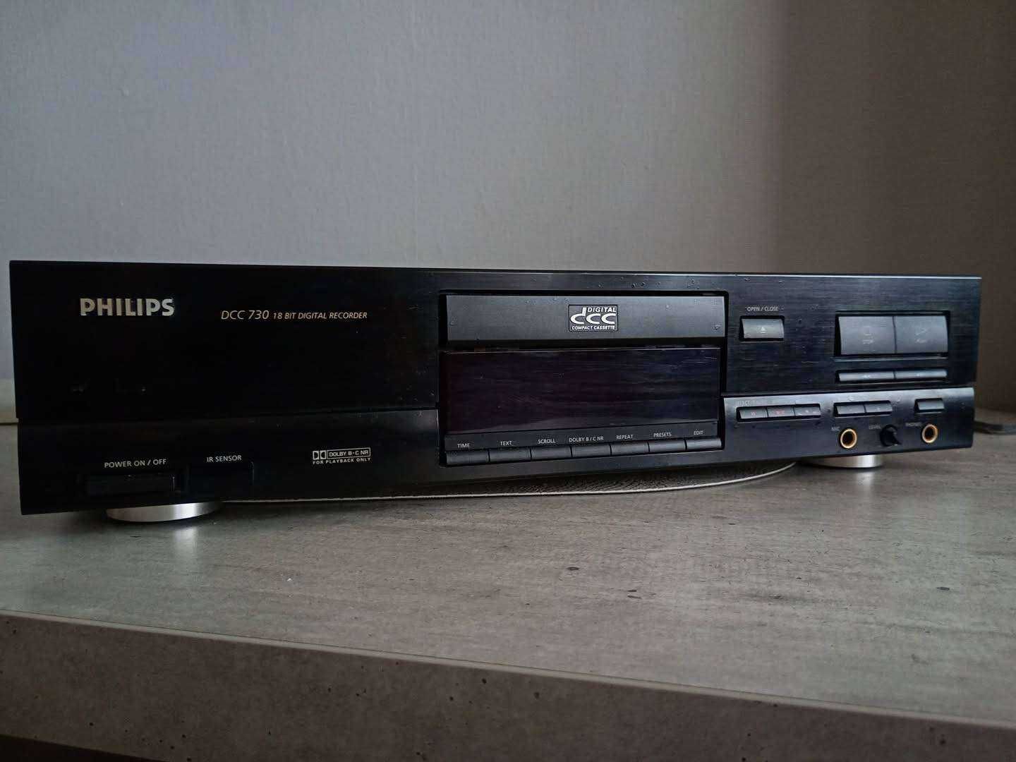 Magnetofon cyfrowy Philips DCC 730