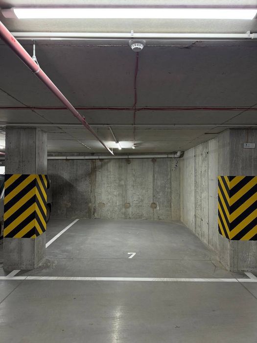 Praud Select ореда підземного паркомісця