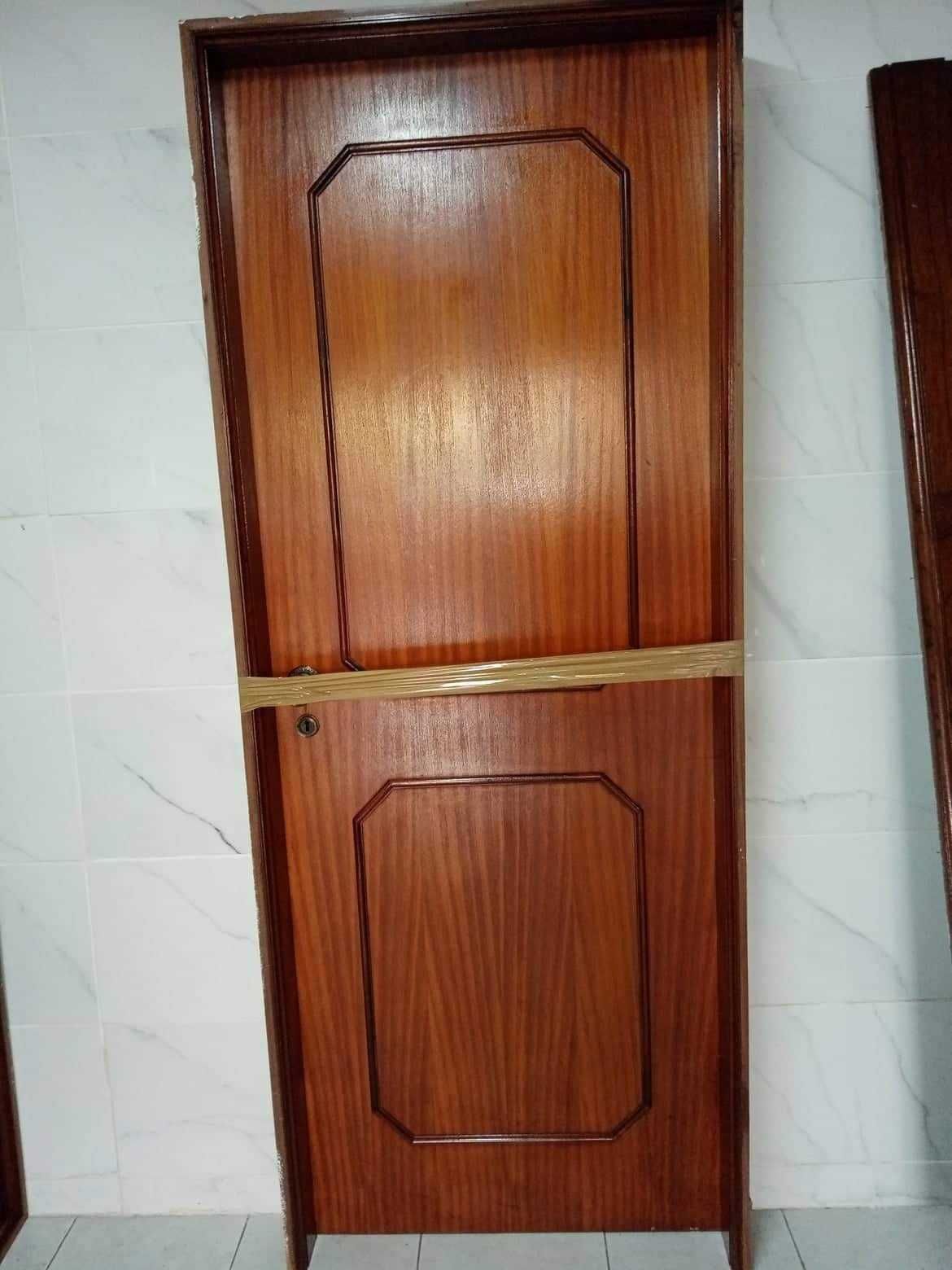 Portas de interior em mogno