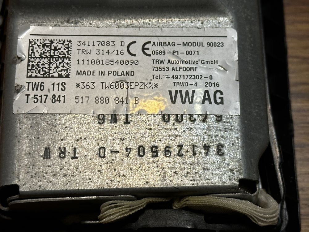 Poduszka powietrzna kolan VW Golf 7 VII