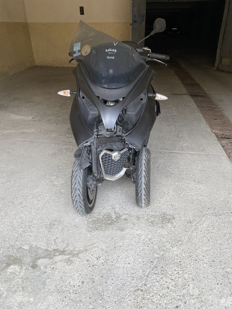 Piaggio mp3 500