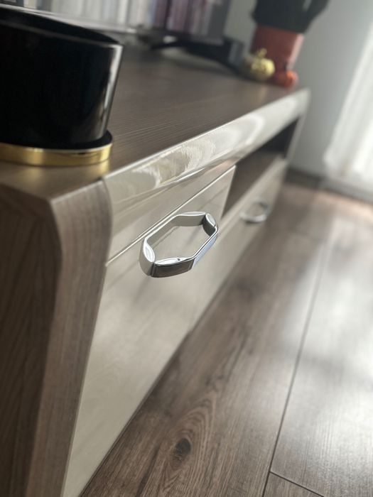 Szafka RTV + witryna