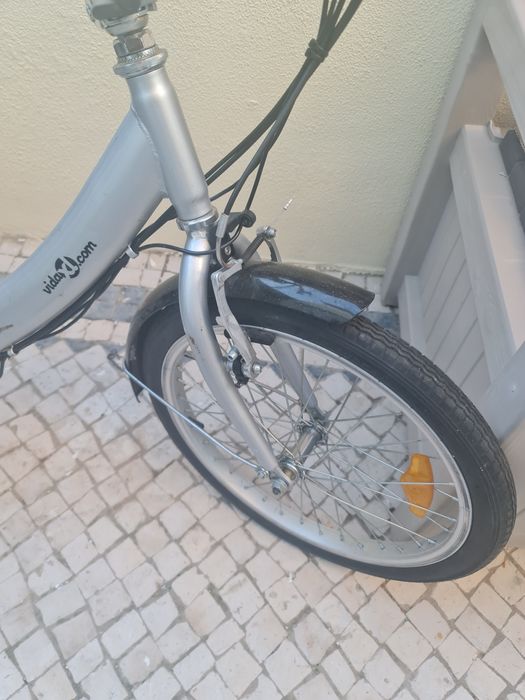 Bicicleta eléctrica dobrável
