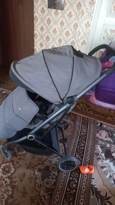Продам прогулянкову коляску