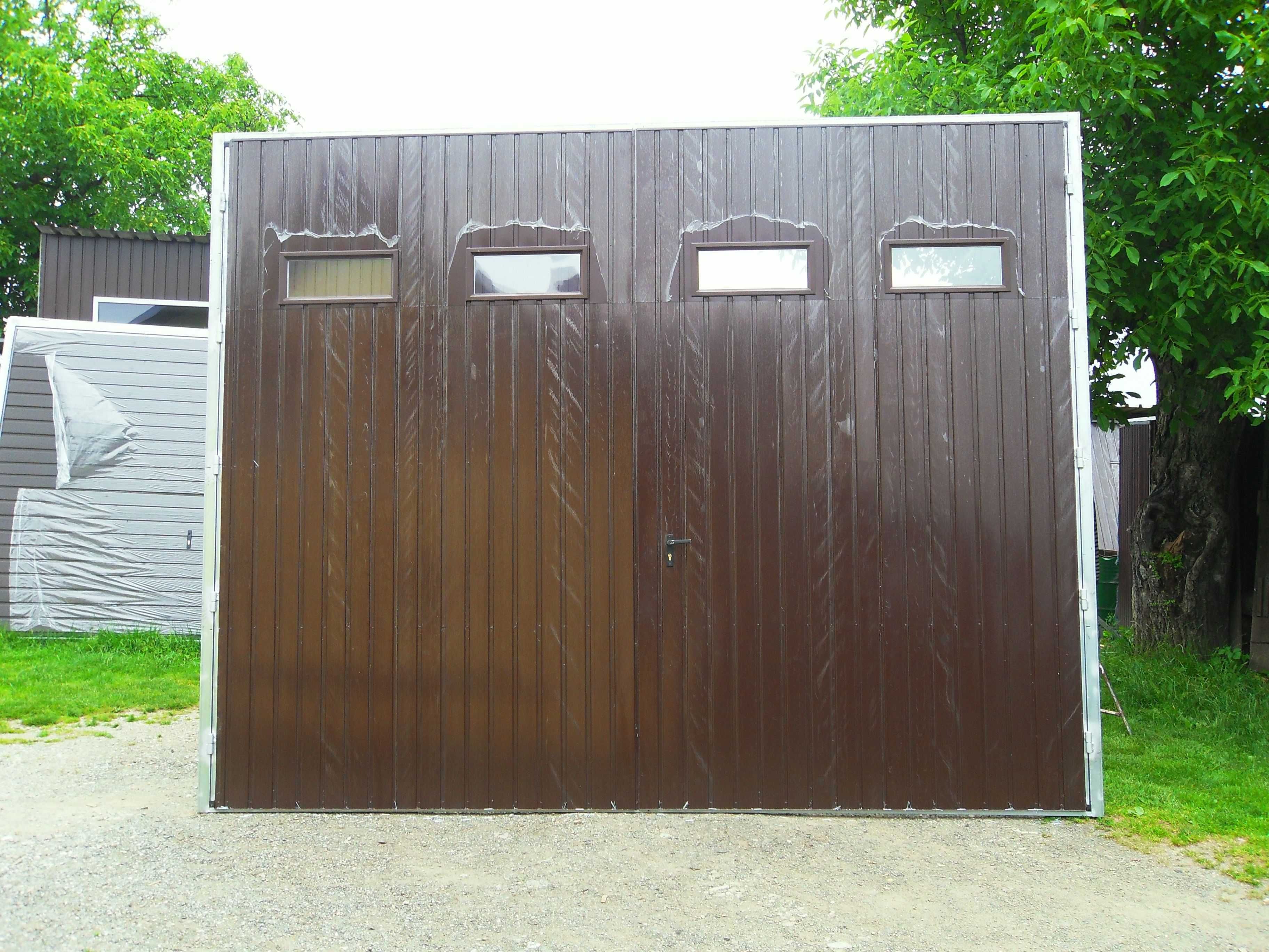 brama garażowa dwuskrzydłowa, drzwi garażowe