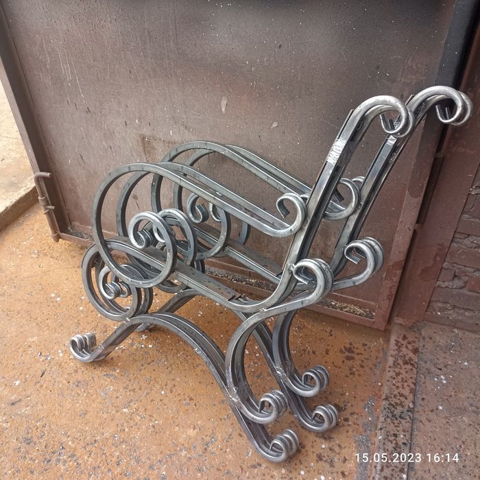 Ковані вироби лавки з спинкою,без спинки , боковини  столів та лолавок