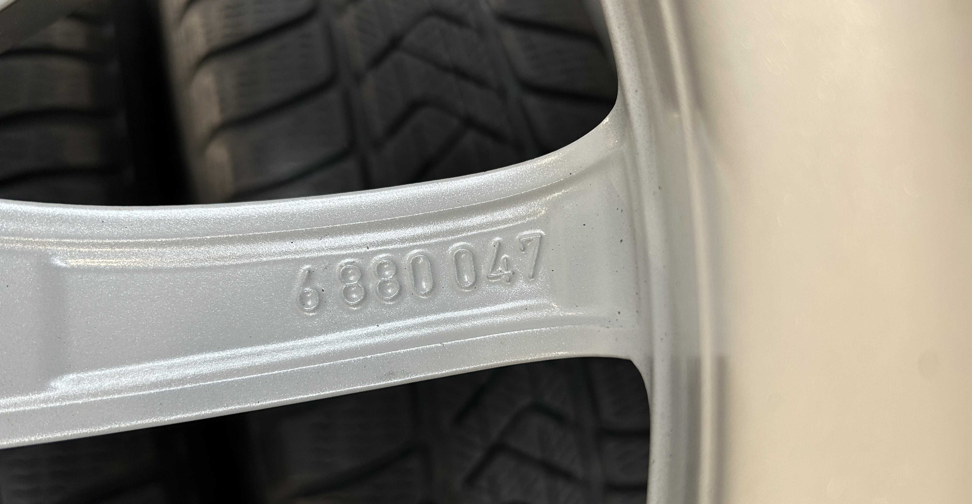 całe koła Felgi 18' BMW X3 X4 G01 G02 225/60R18 ZIMA Pirelli Runflat