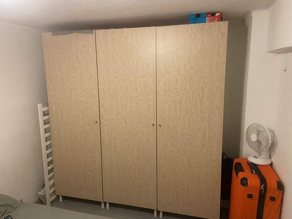 Vendo roupeiro em muito bom estado