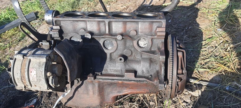 Блок двигуна мотора форд escort 1.4 cvh  orion 84 SM6015 ford ескорт о