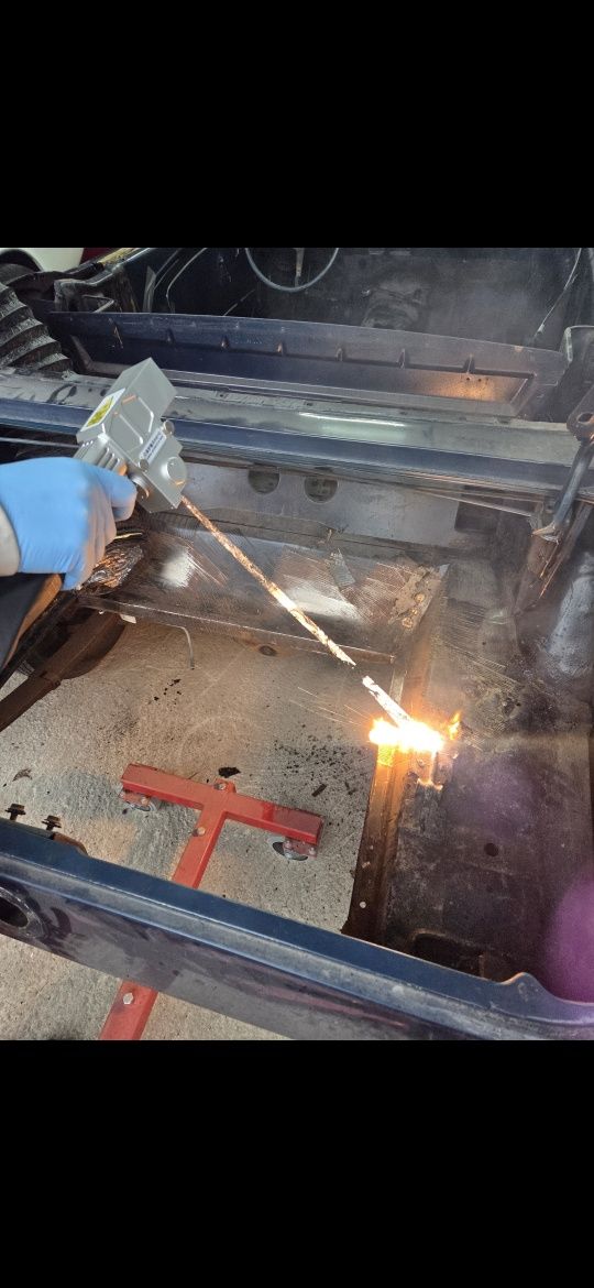 Piaskowanie laserem czyszczenie powierzchni rdzy drewna metali