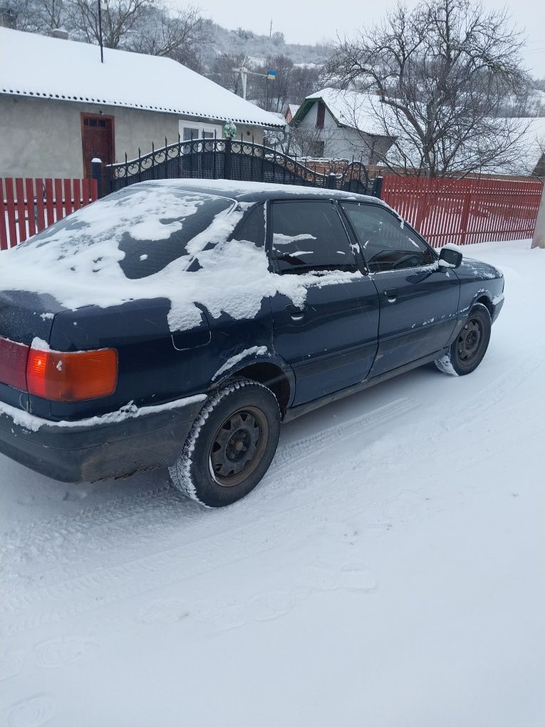 Audi b3 1.8 бензин. 1989 р.в.