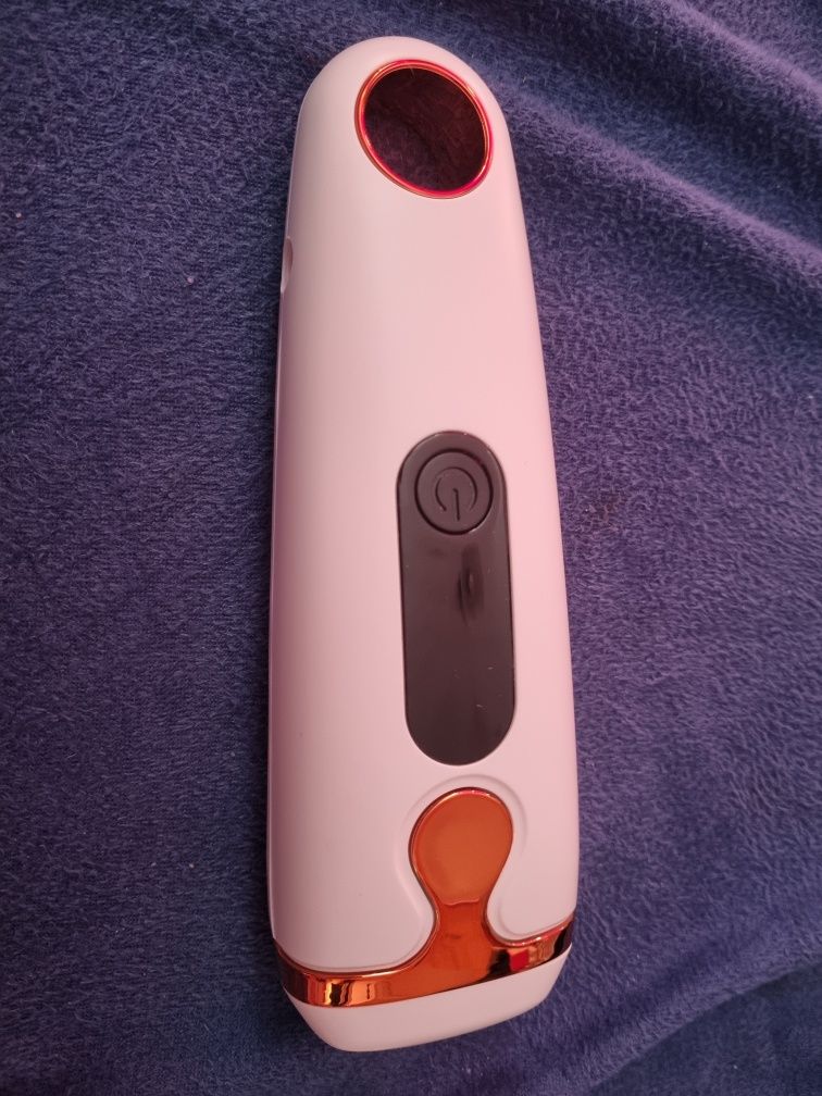 Depilator laserowy