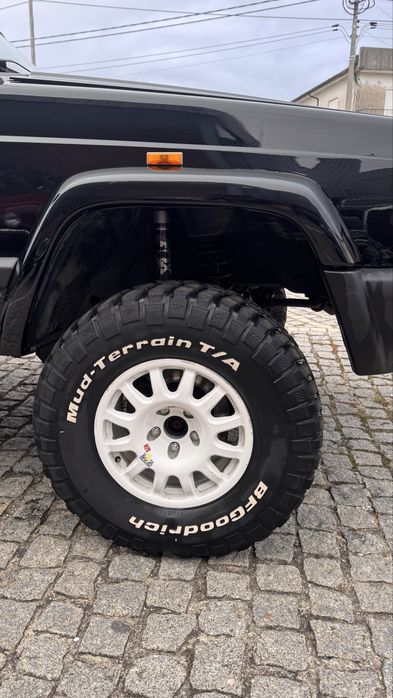 Cherokee xj 3 portas