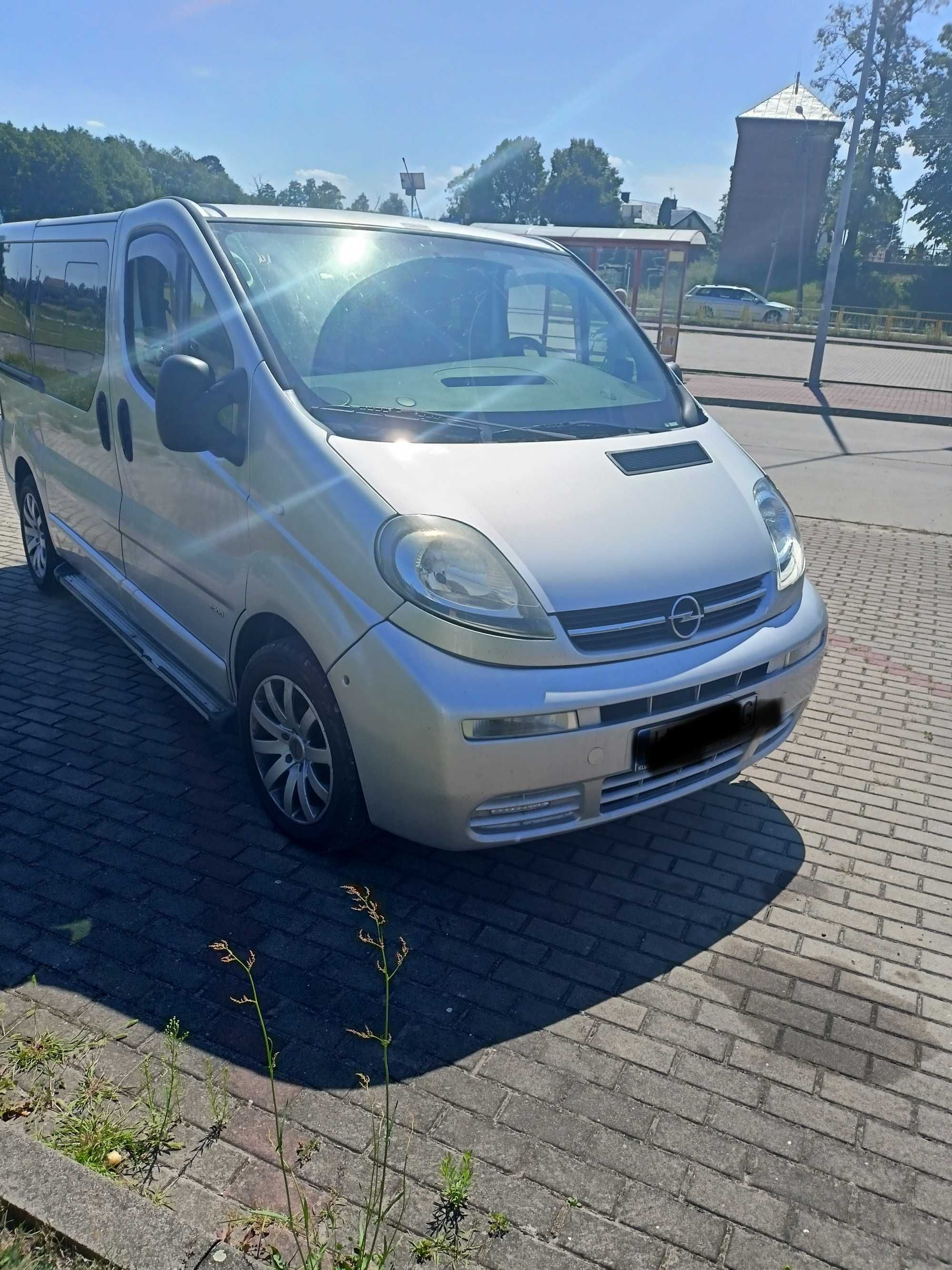 Opel Vivaro 9 osób