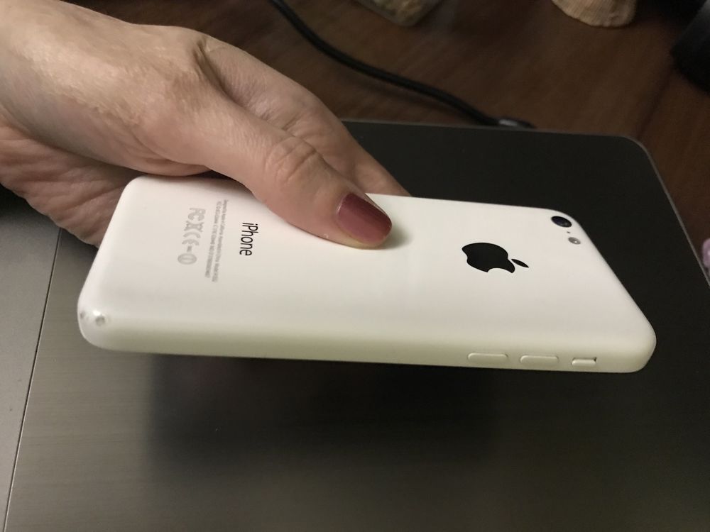 Мобільний телефон Apple іPhone 5C