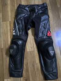 Spodnie  motocyklowe  skorzane rozmiar 46  Dainese