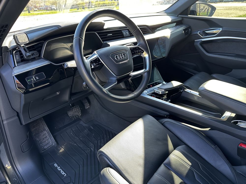 Audi E-tron Prestige 2019