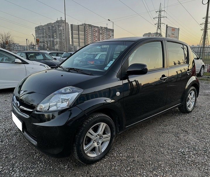 Sirion  Justy lampa zderzak dzwi silnik 1.3- 1.0 rozrusznik alternator
