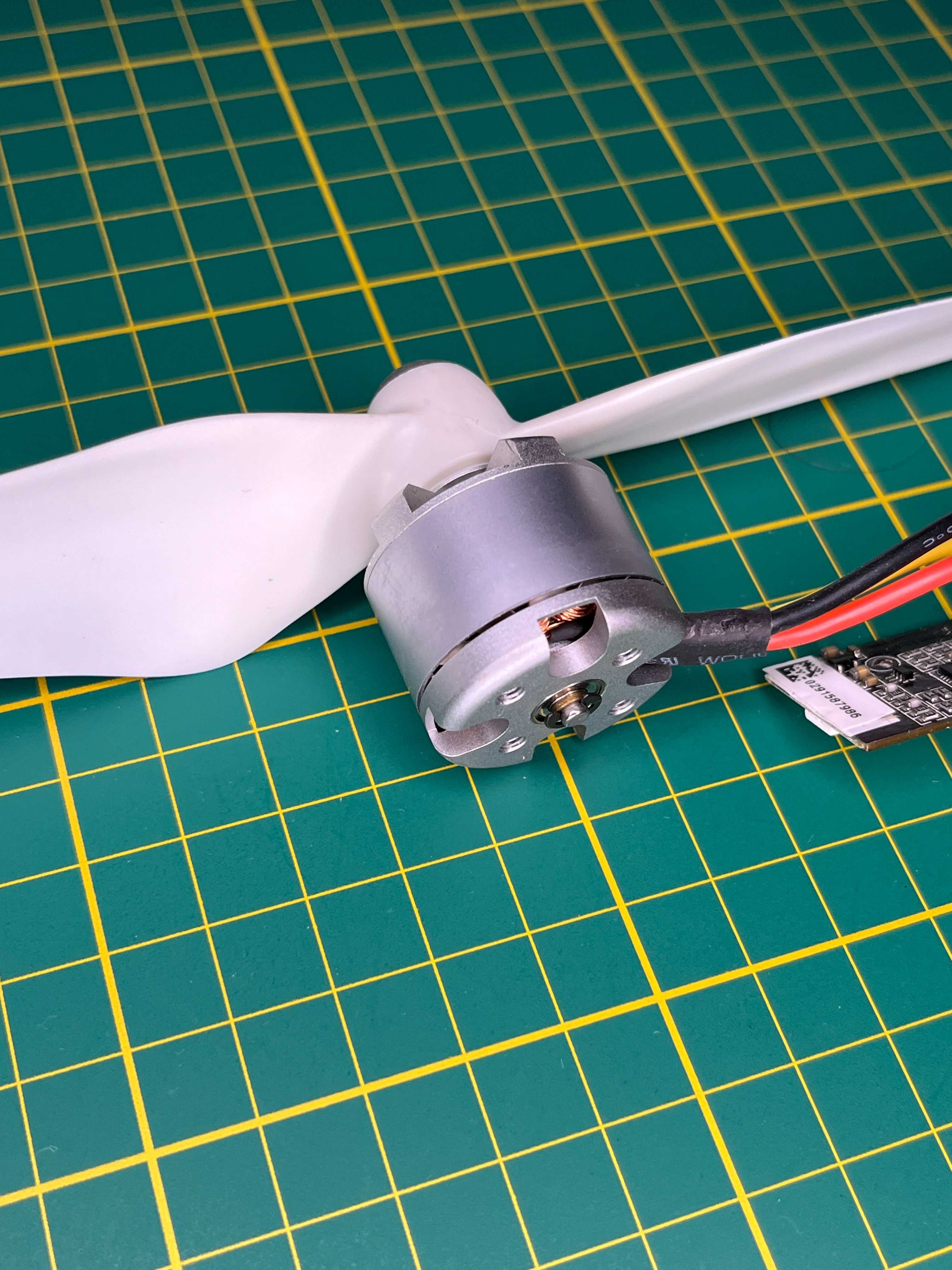 Silnik ze śmigłem i modułem ESC do DJI Phantom 2 – lewy tył