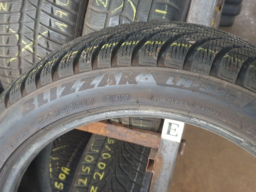 225/45R17 94V Bridgestone Blizzak LM-32s          Z237/70A