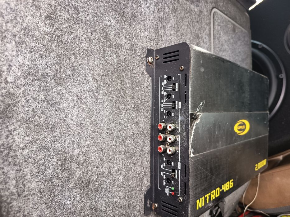 Subwoofers e amplificador