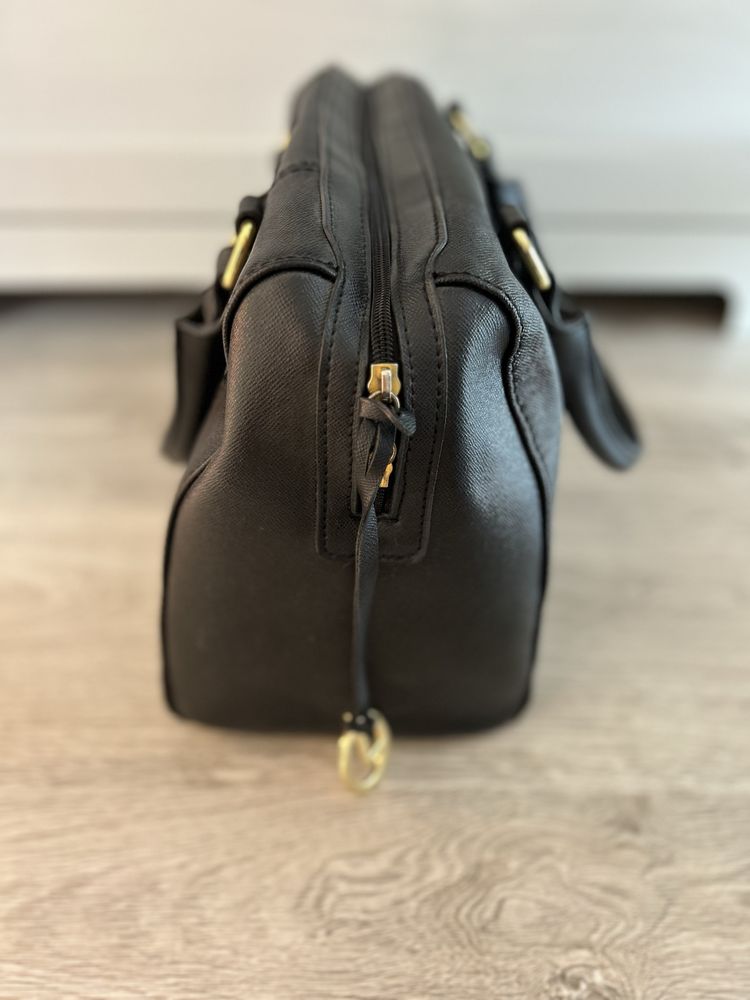 Elegancka, czarna torba marki L.credi !