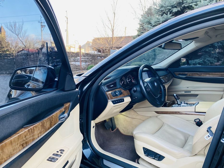 Продам Легендарную БМВ 750 , Полностью Обслужена в Идеальном Состоянии