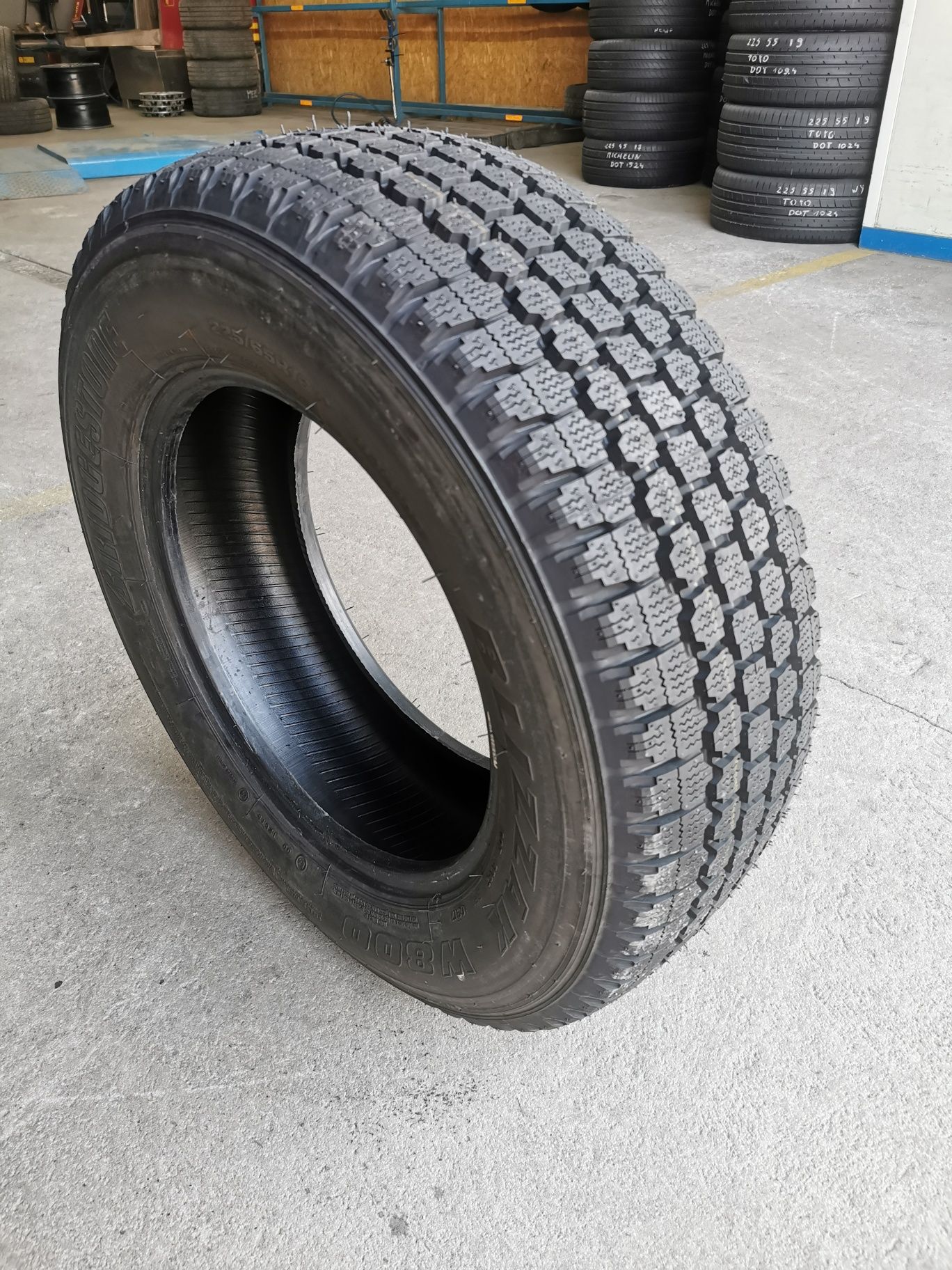 Opona 225/65R16C 112/110R Bridgestone Blizzak W800 #197