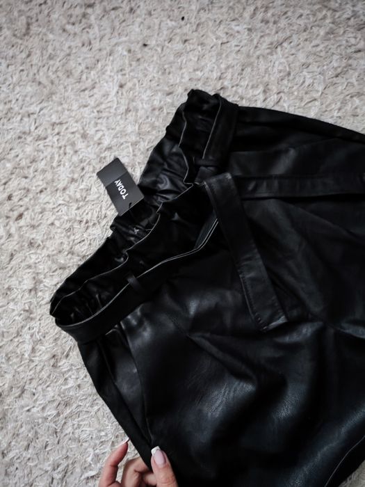 Фирменные кожаные шорты под матовую кожу Today р.М/L