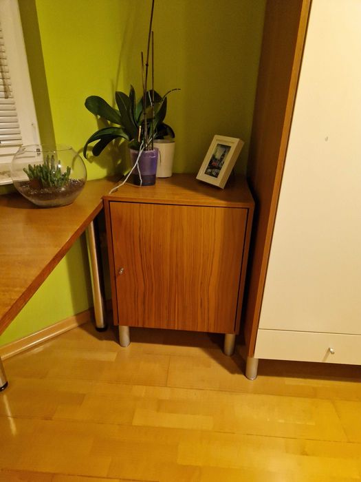 Meble młodzieżowe lub dziecięce -8 elementów