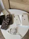 Iphone 11 - Bialy, super stan, sluchawki, 5 etui