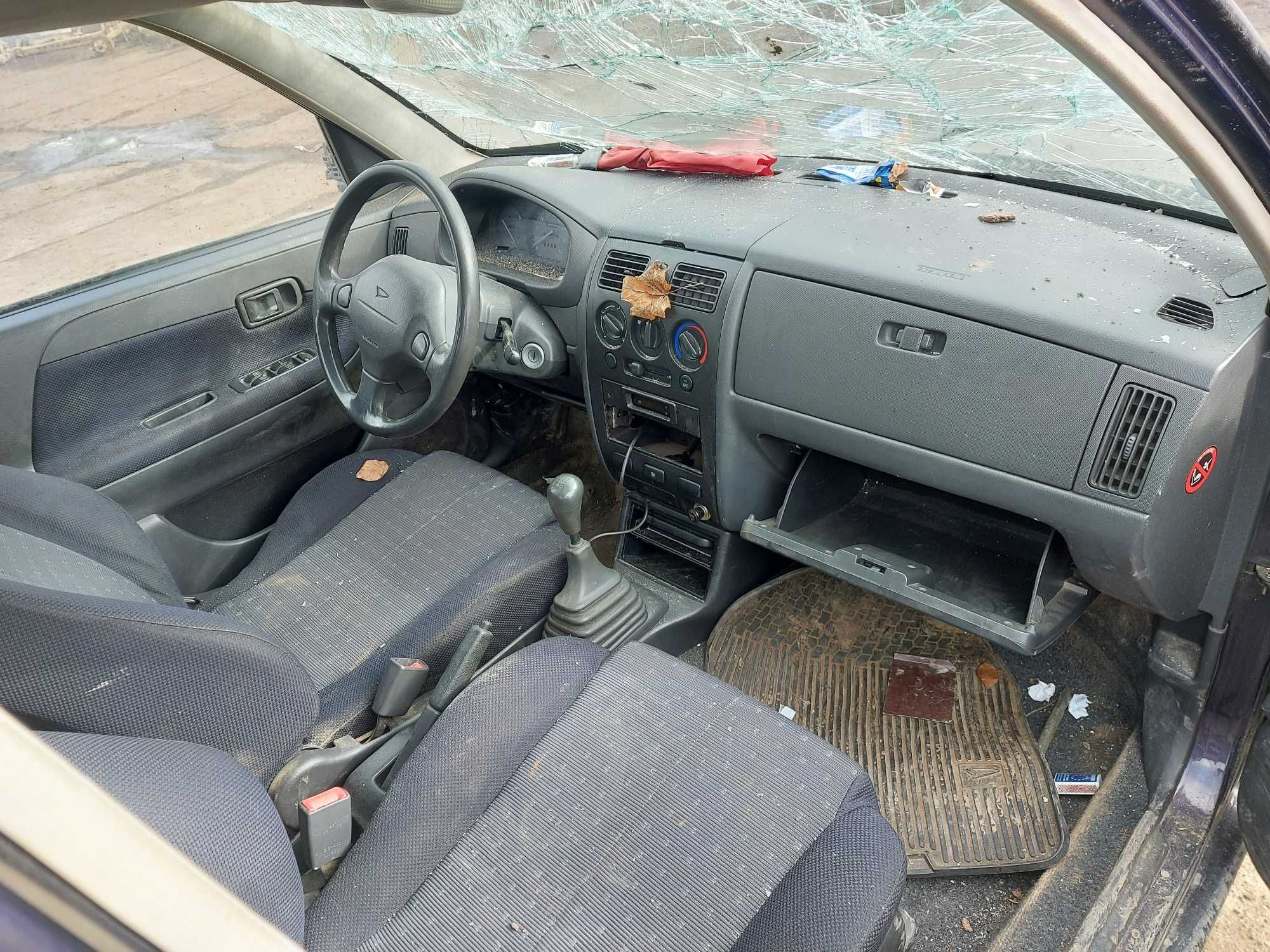 Daihatsu Sirion I Lift wszystkie części FV transport/dostawa
