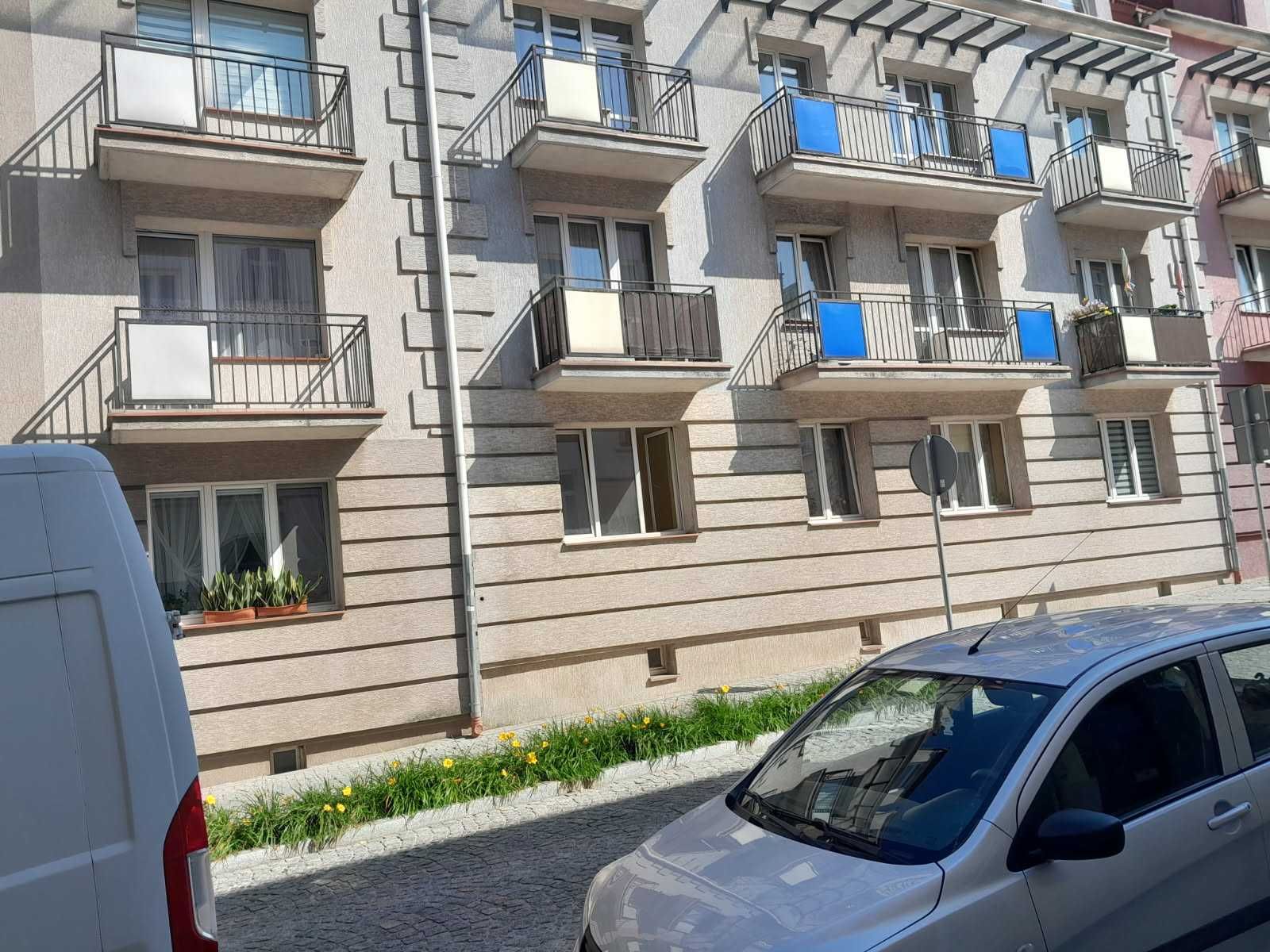 dwa pokoje w centrum Łomży, parter - do remontu