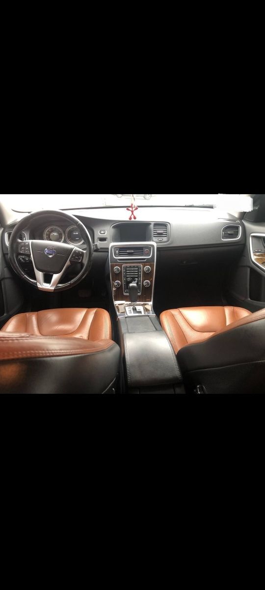 Volvo S60 T6 2012 3.0 L 6