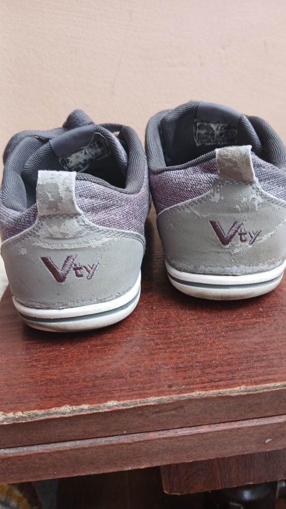 Sprzedam buty męskie 45