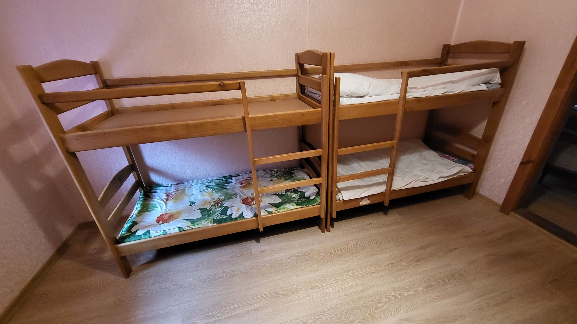 Двохярусне дитяче дерев'яне ліжко б/у