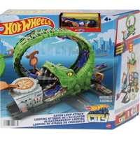 Hot Wheels Toy Car Track Set Gator Loop Attack Playset in Pizza