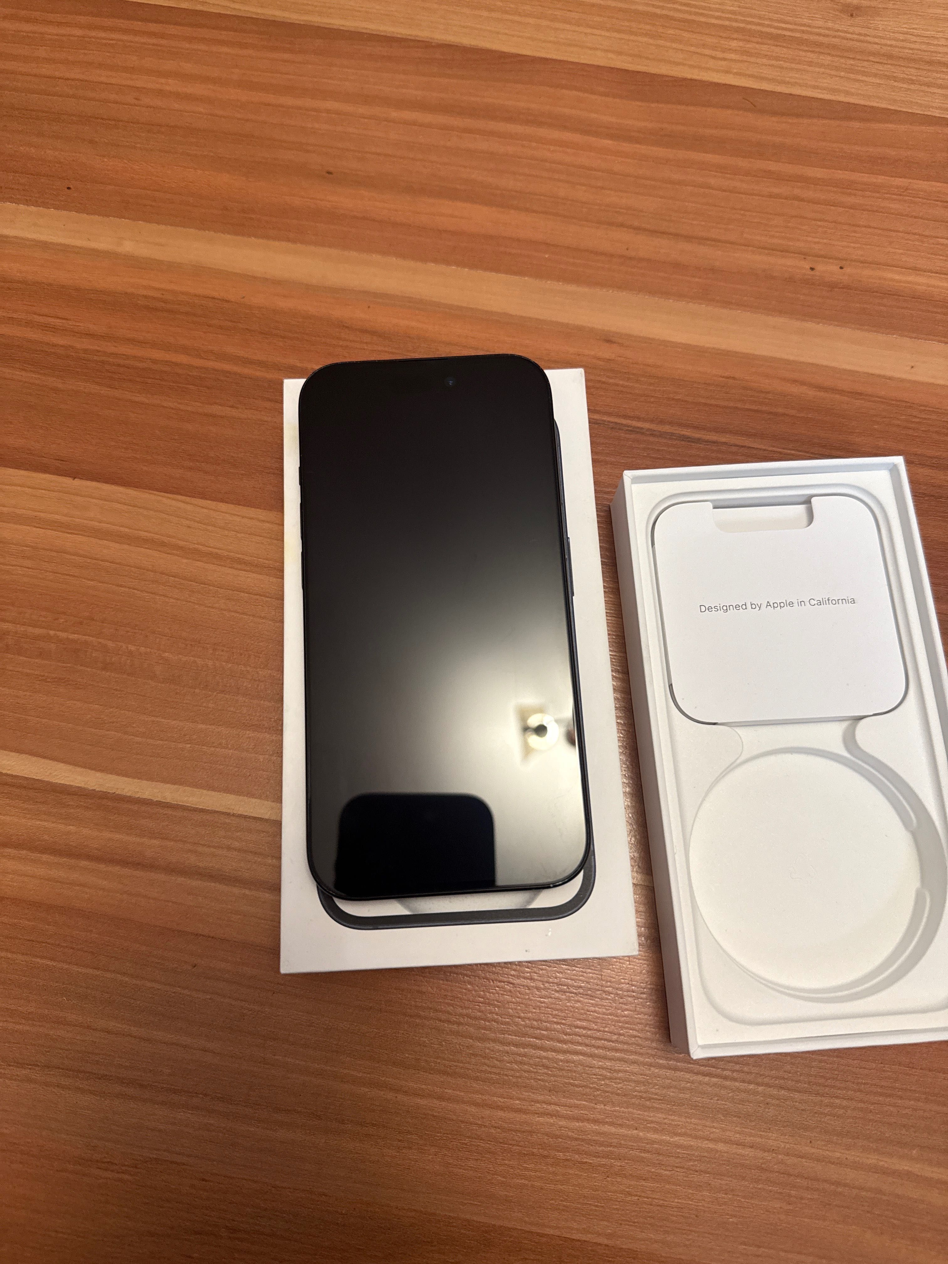 iPhone 15 128 GB Czarny FMI ON ICloud ON na części