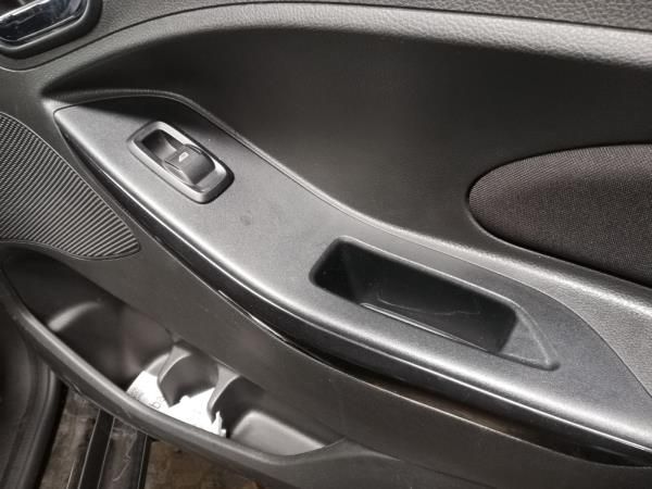 Comando / botão / interruptor vidros frente direito FORD Ka+